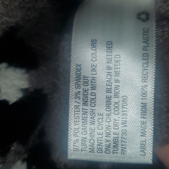 Leopard print cozy sweater 😍 - Picture 4 of 4